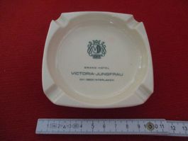 Aschenbecher Victoria Jungfrau Interlaken, Mebel