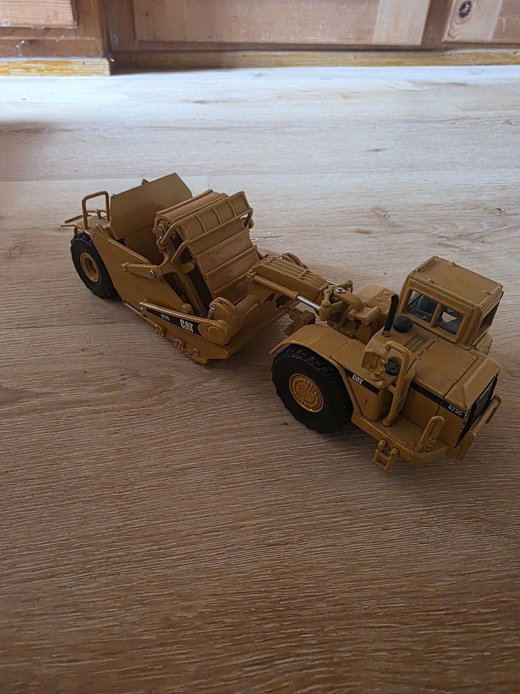 Caterpillar Kit di modellismo & Modellini statici: Caterpillar Schürfzug 1/50 – Usato da Mosnang venduto da Fischli730