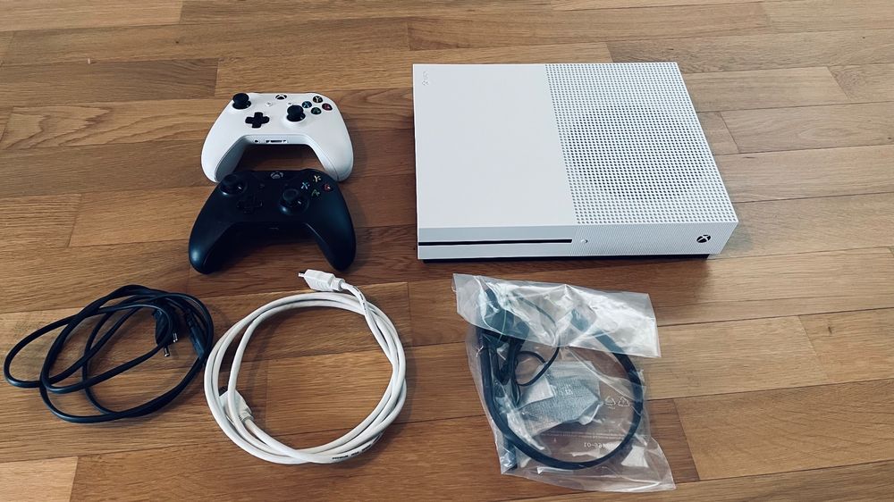 Xbox One S 1tb 2 Controller 14 Games Kaufen Auf Ricardo