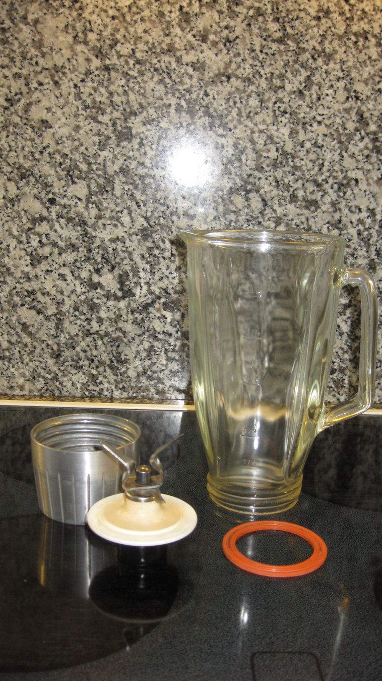Braun Elettrodomestici da cucina: Mixerglas BRAUN MX32 mit Messerblock, Ersatzteile – Usato da Nussbaumen AG venduto da Daddy5 1