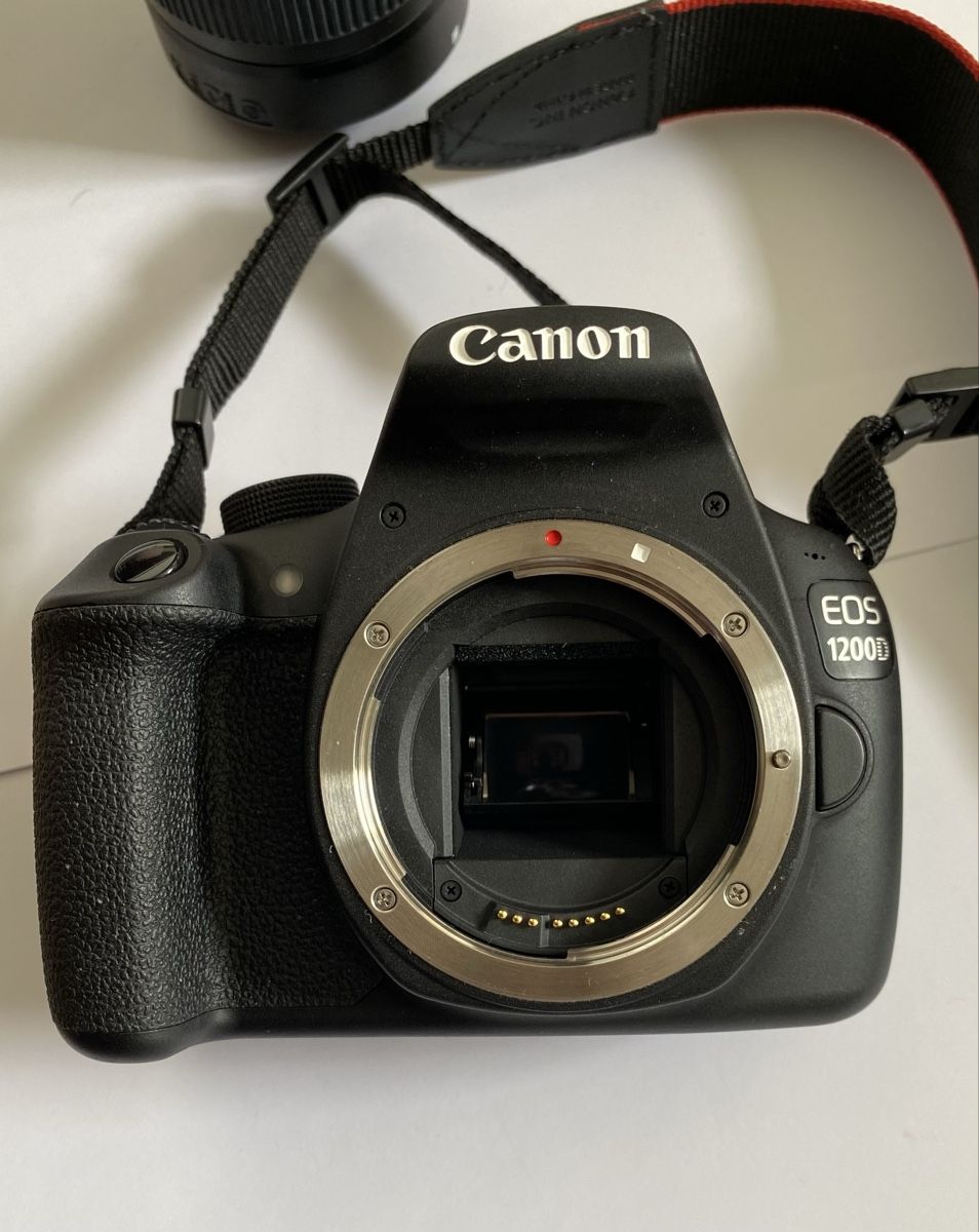 Canon Fotocamera: Canon EOS 1200D Kit mit 2 Objektiven, Tasche, Ladegerät – Usato da Zürich venduto da joyjoy7 3