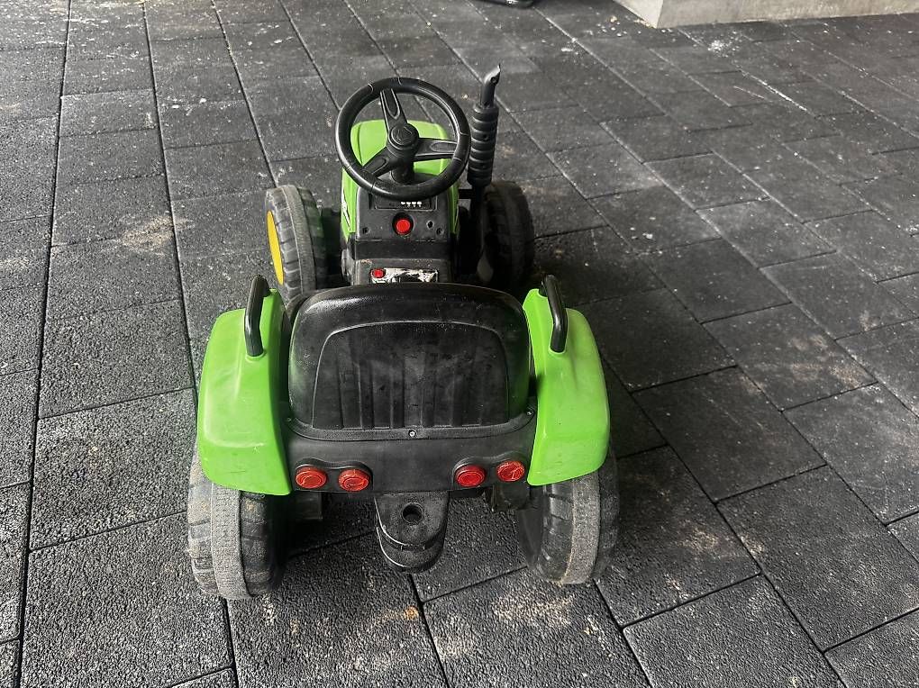 Veicoli per bambini: Traktor mit el.Motor – Usato da Fahrni b. Thun venduto da Joer1 2