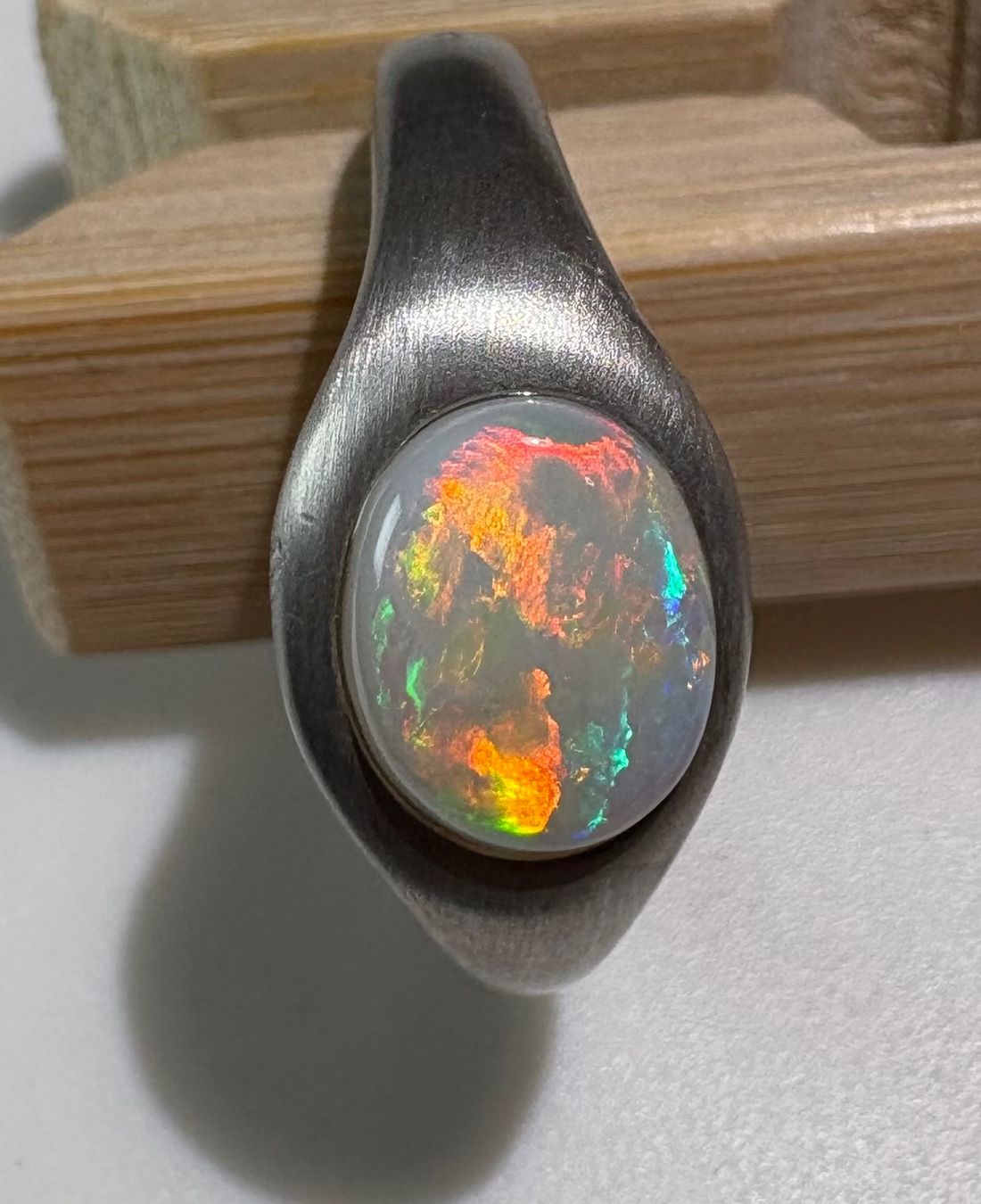 Bagues: Ring Australischer Crystal-Opal Ring, variable Grösse – Neuf (Voir description) à Wilen b. Wil par Tschirio