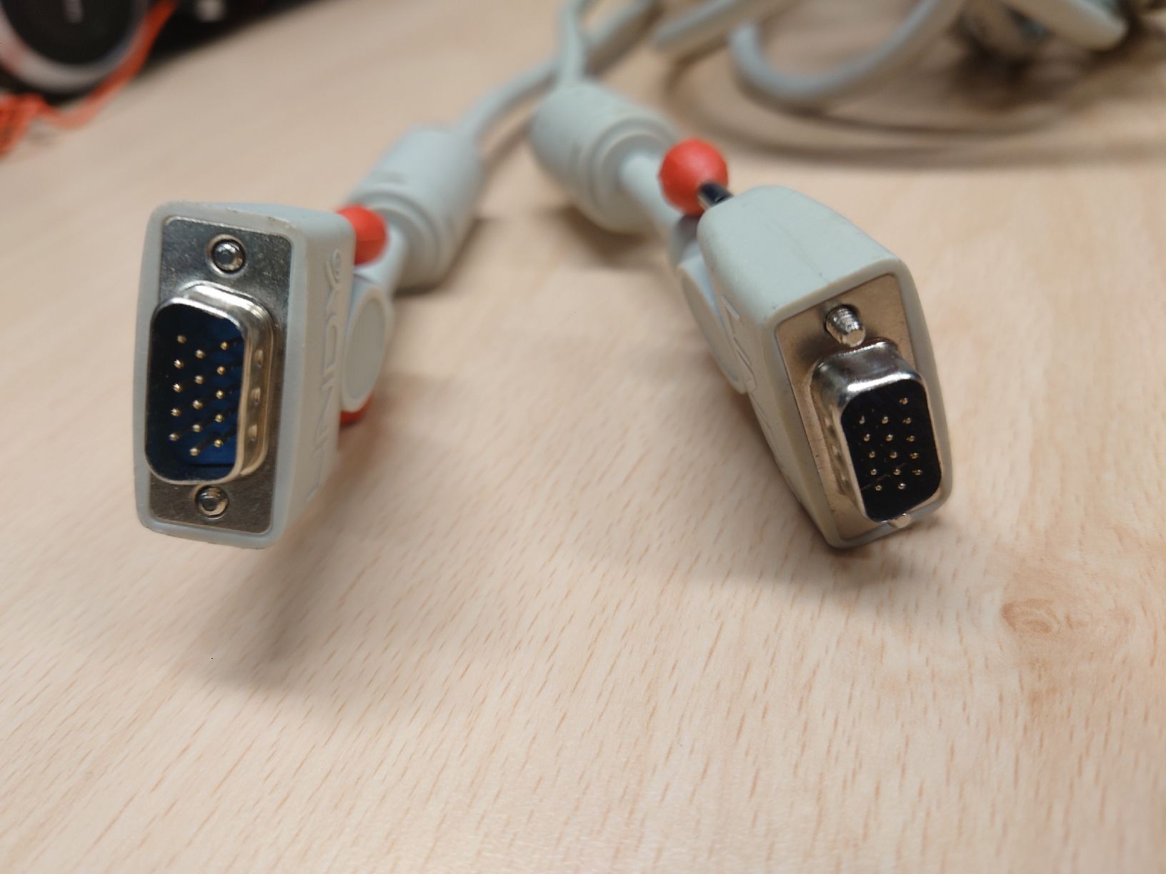 Cavi: VGA Kabel 15 Meter – Usato da Zürich venduto da Almohammed 2