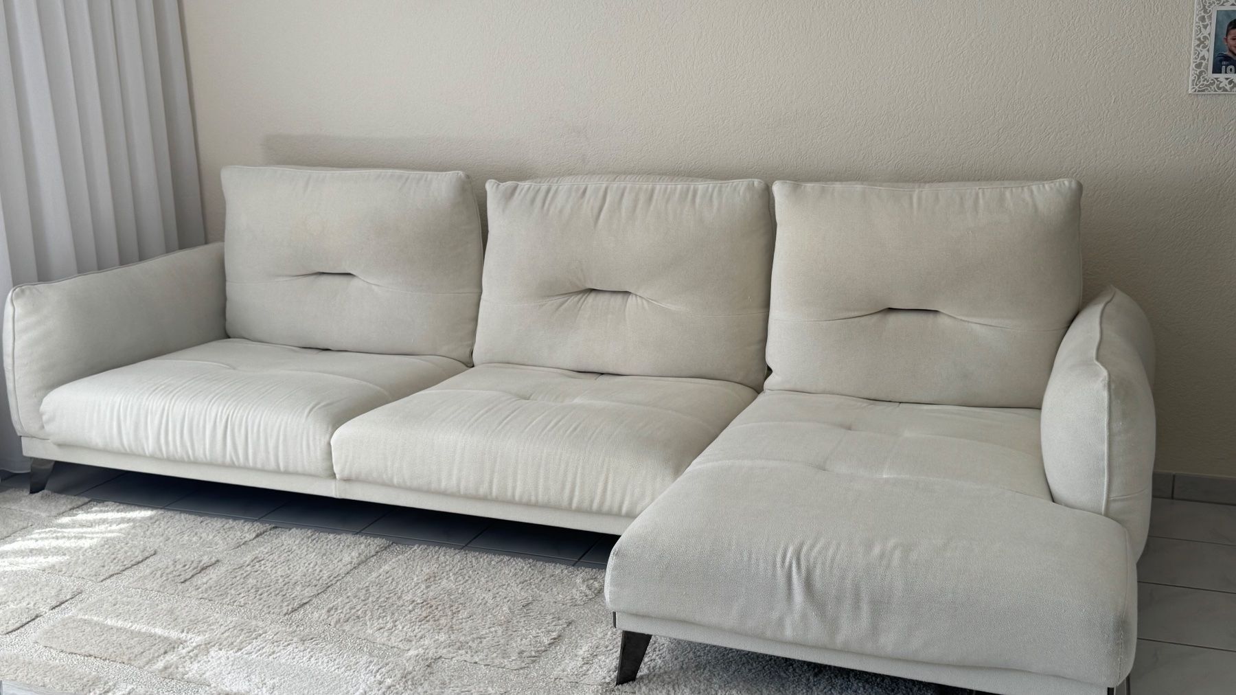 Roche Bobois Divani: Roche Bobois Designer Sofa mit Chaise Longue – Usato da Dättwil AG venduto da leo_zn5y