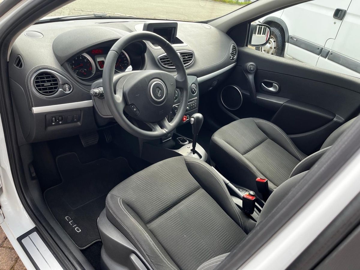 Renault Autos: Renault Clio 1.2  Weiss – Gebraucht aus Warth von sandy445 5