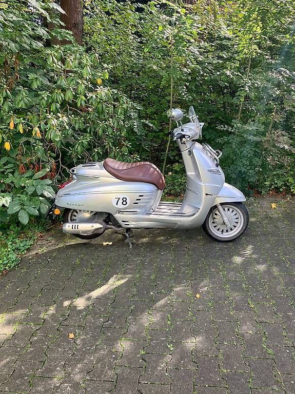 Scooters: DJANGO 125 SPORT – Gebraucht aus Arbon von sta_y6wk