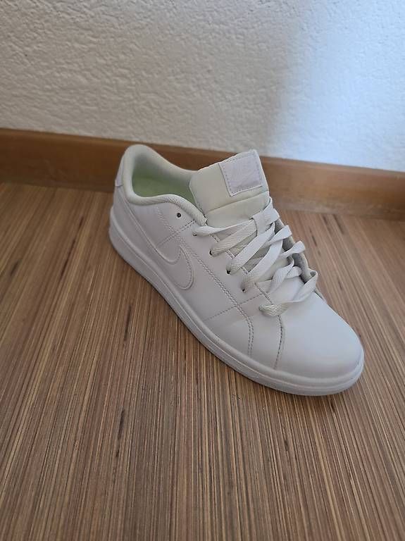 Scarpe da donna: Nike Baskets basses Court Royale 2 blanches – Usato da Essert-Pittet venduto da lyli01 2