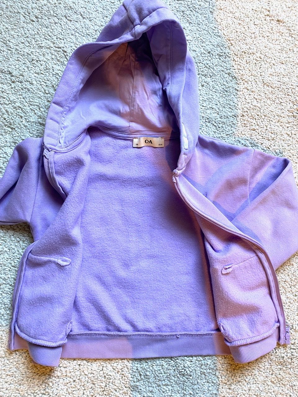 C&A Jacken & Mäntel: Mädchen  Kapuzenjacke , lila Gr.110 – Gebraucht aus Uster von ros_pym8 1