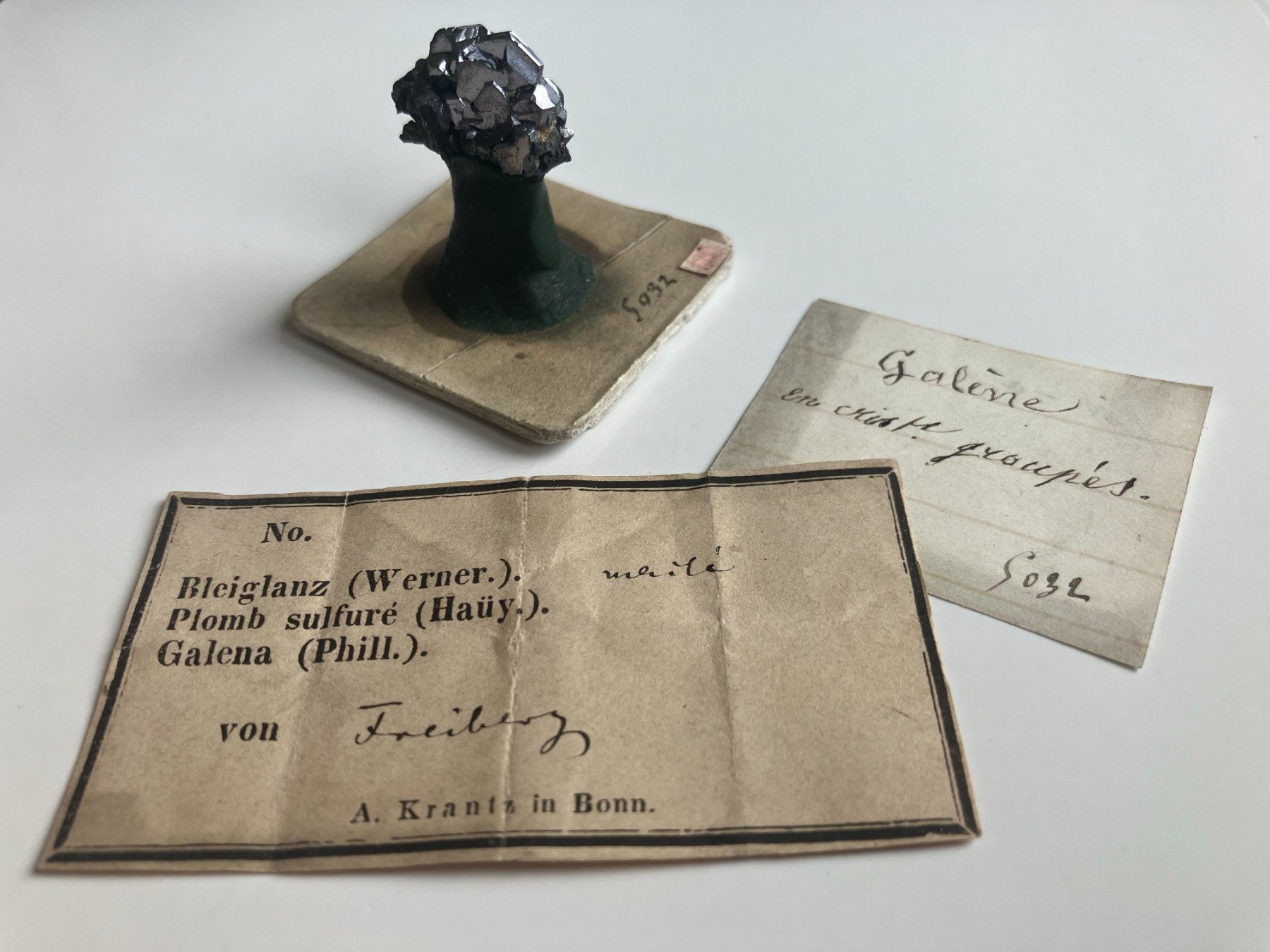 Minerali & Pietre curative: Galena thumbnail on antique display, Freiberg, ex. Krantz – Usato da Uster venduto da the_sz2y