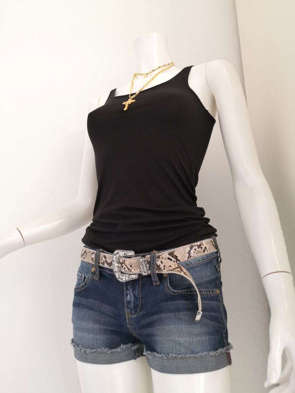 Mango Top: 🤩MANGO BASIC STRETCH TRÄGER TOP SCHWARZ NEU & CHANEL P. – Nuovo (secondo la descrizione) da Olten venduto da Naja-Twins-Twins 5