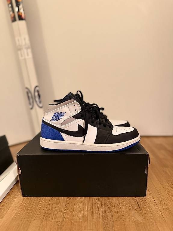 Jordan Scarpe da uomo: Air Jordan 1 Mid SE Royal Black Toe – Usato da Bussigny venduto da jam_kd2f 1