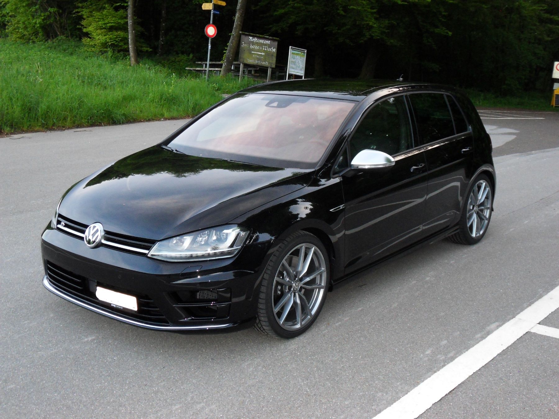 VW Automobili: VW Golf R 7 – Usato da Neftenbach venduto da Denise.J