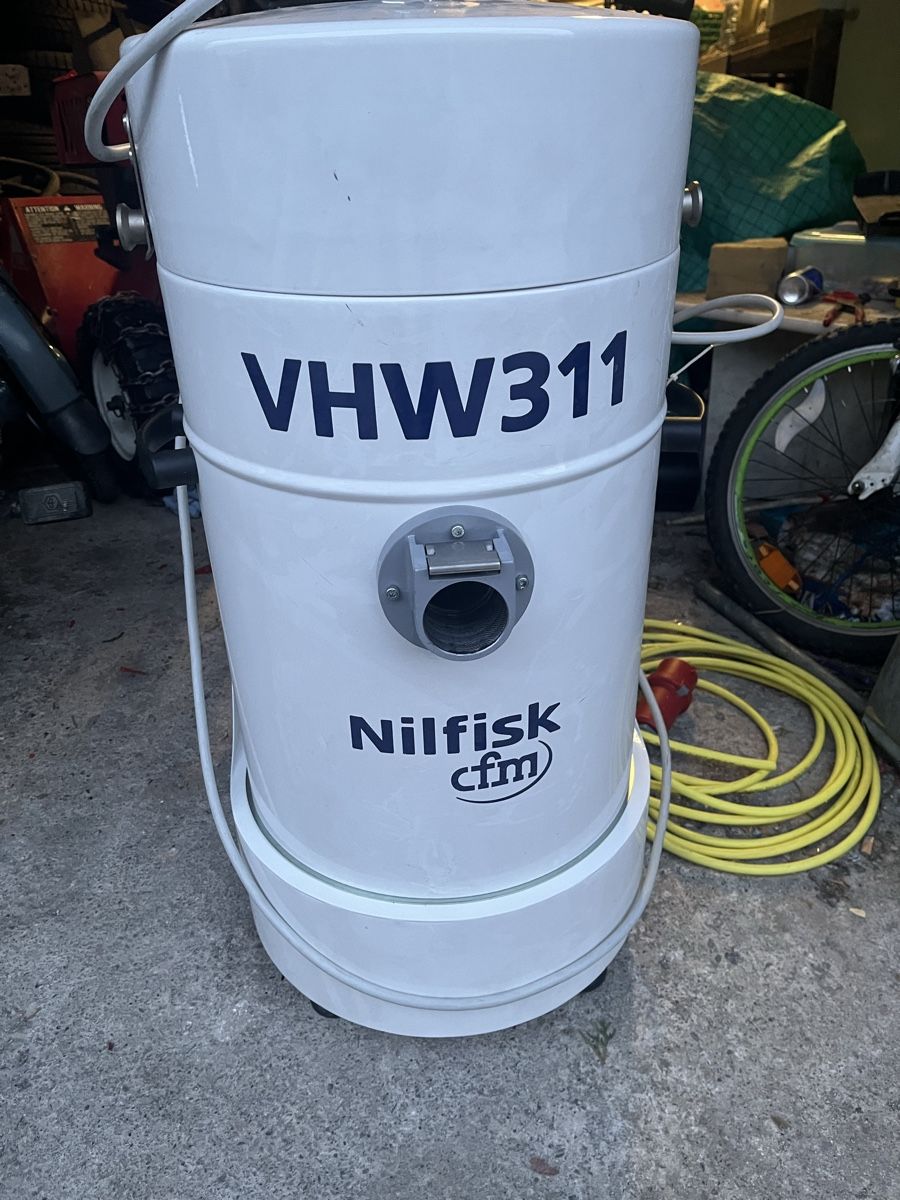 Nilfisk Aspirapolveri & Accessori: Industriesauger Nilfisk vhw311 – Usato da Walenstadt venduto da Fresh-2016