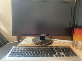 Acer PC Tower mit Monitor und Tastatur 