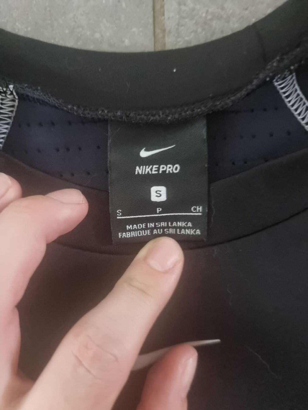 Nike Maglioni & Felpe: Nike Pro Sportpullover Grösse S – Usato da Zweidlen venduto da VG159 2