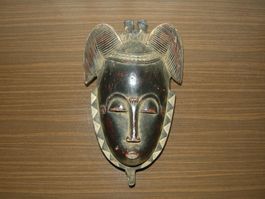 Schöne alte afrikanische Maske