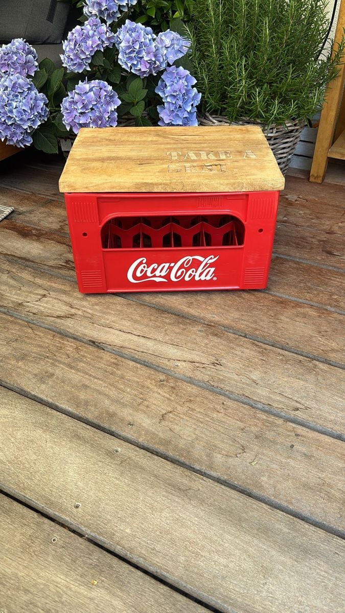 Tavoli: Coca Cola Harass als Beistelltisch – Usato da Winterthur venduto da Dasomesi
