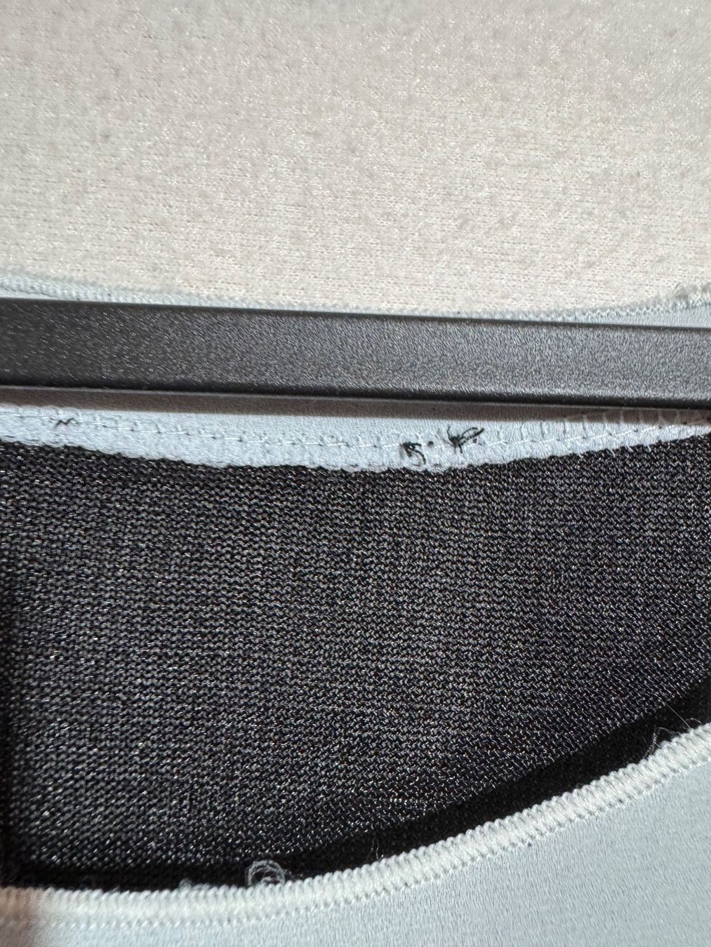 Camicette: Schöne glänzende Bluse Gr. 44 – Usato da Grosswangen venduto da SALE_SALE_SALE 1