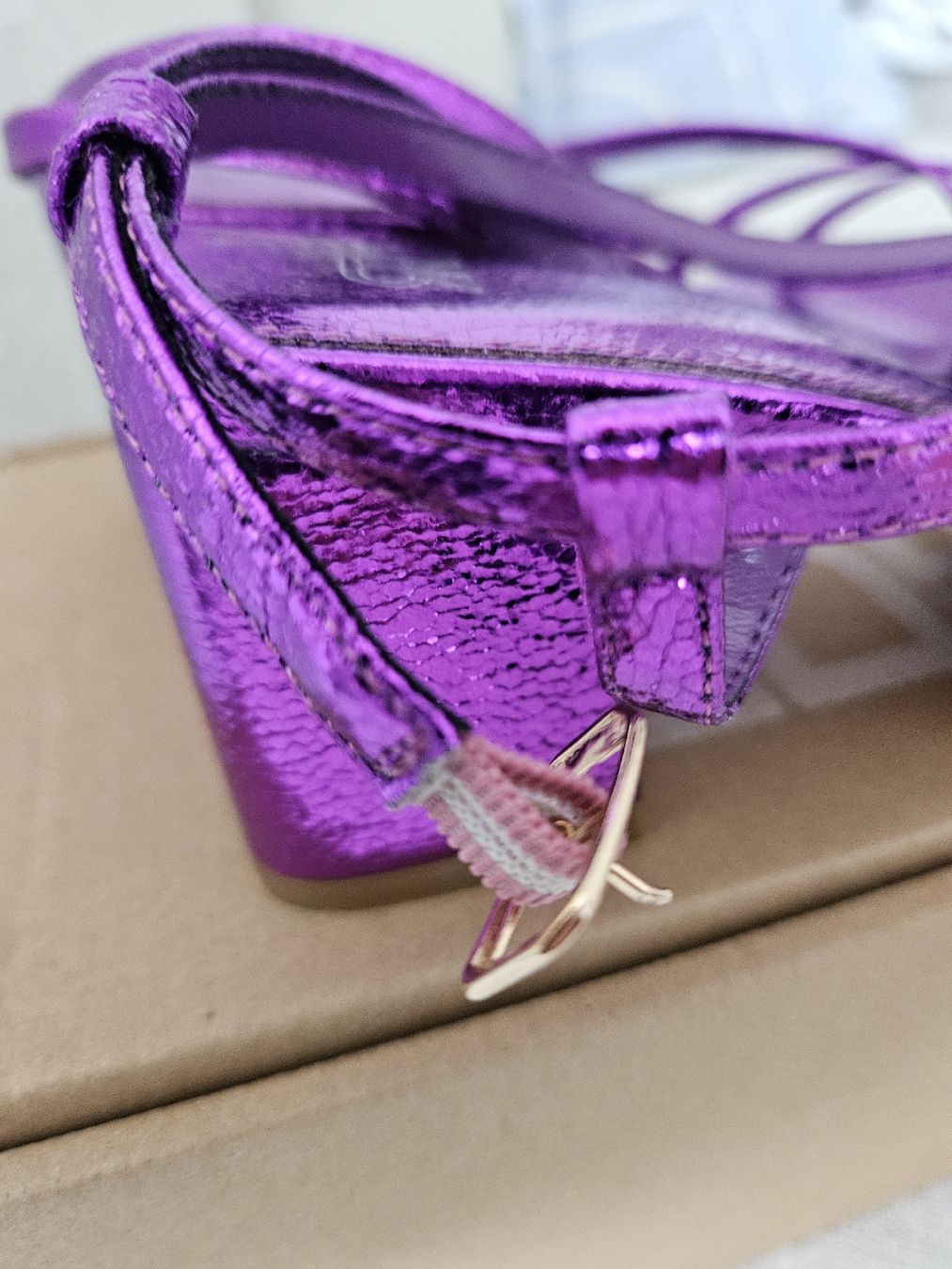 Scarpe da donna: Sandale violette – Nuovo e nell'imballaggio originale da Yverdon-les-Bains venduto da enzine 1