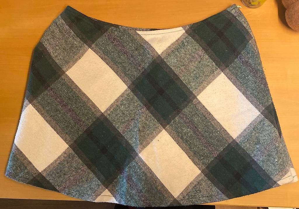 Gonne: Jupe mit Hose Grösse L – Usato da Herisau venduto da Flips0463