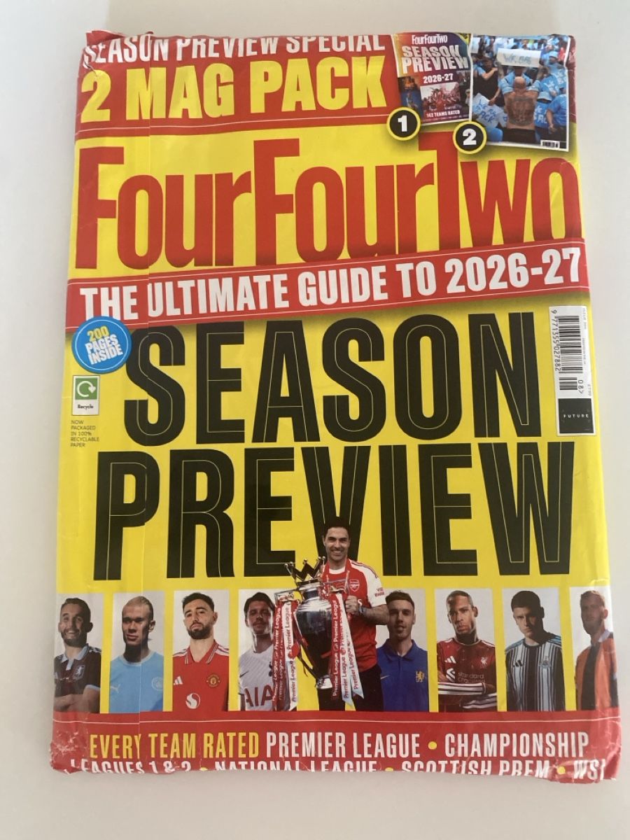 Riviste & Magazine: Four Four Two Magazine – Nuovo (secondo la descrizione) da Uster venduto da oik_5k2y