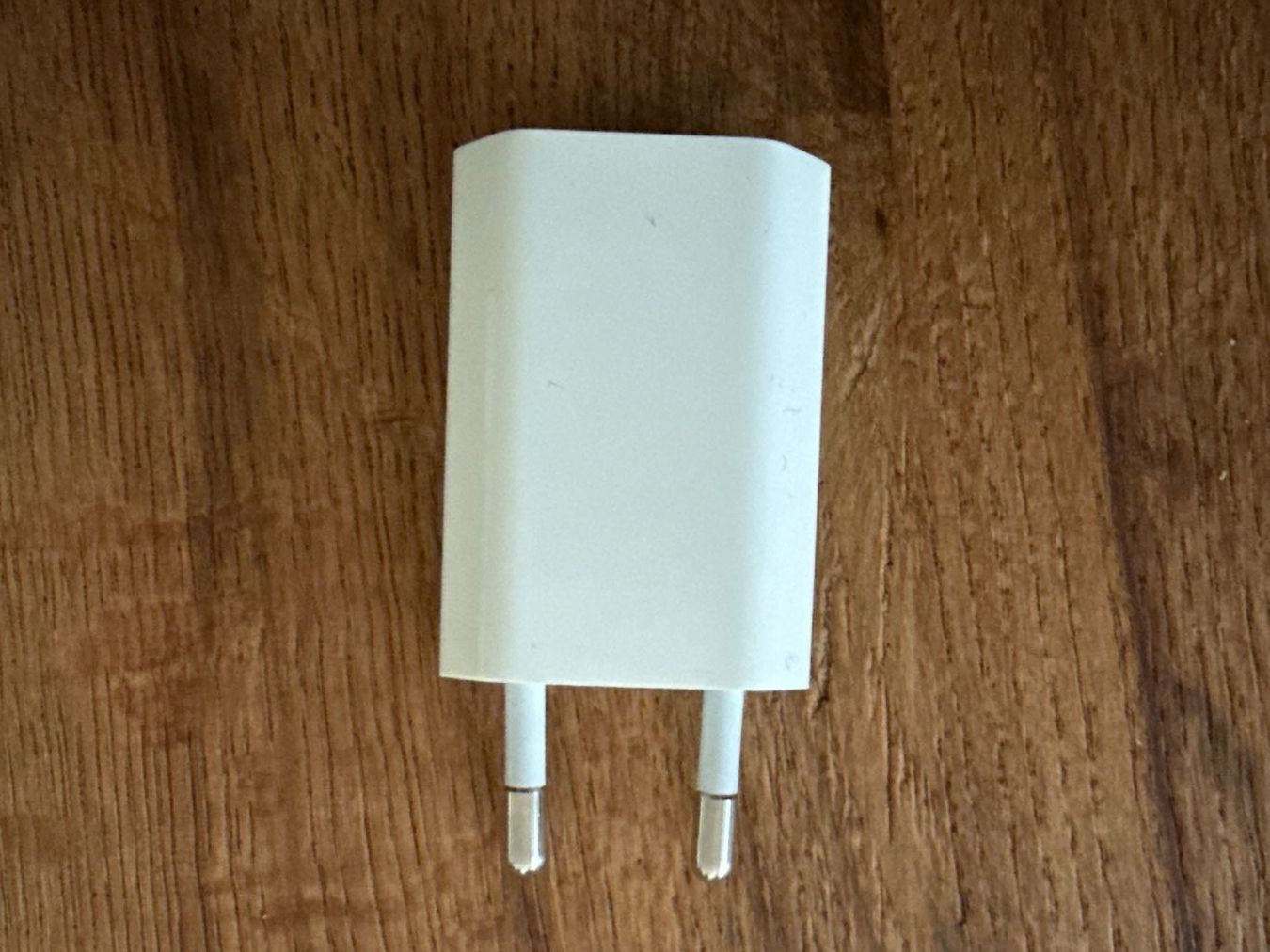 Apple Caricabatterie: Apple USB Power Adapter 5W (Model A1400) – Usato da Zürich venduto da Gekuu