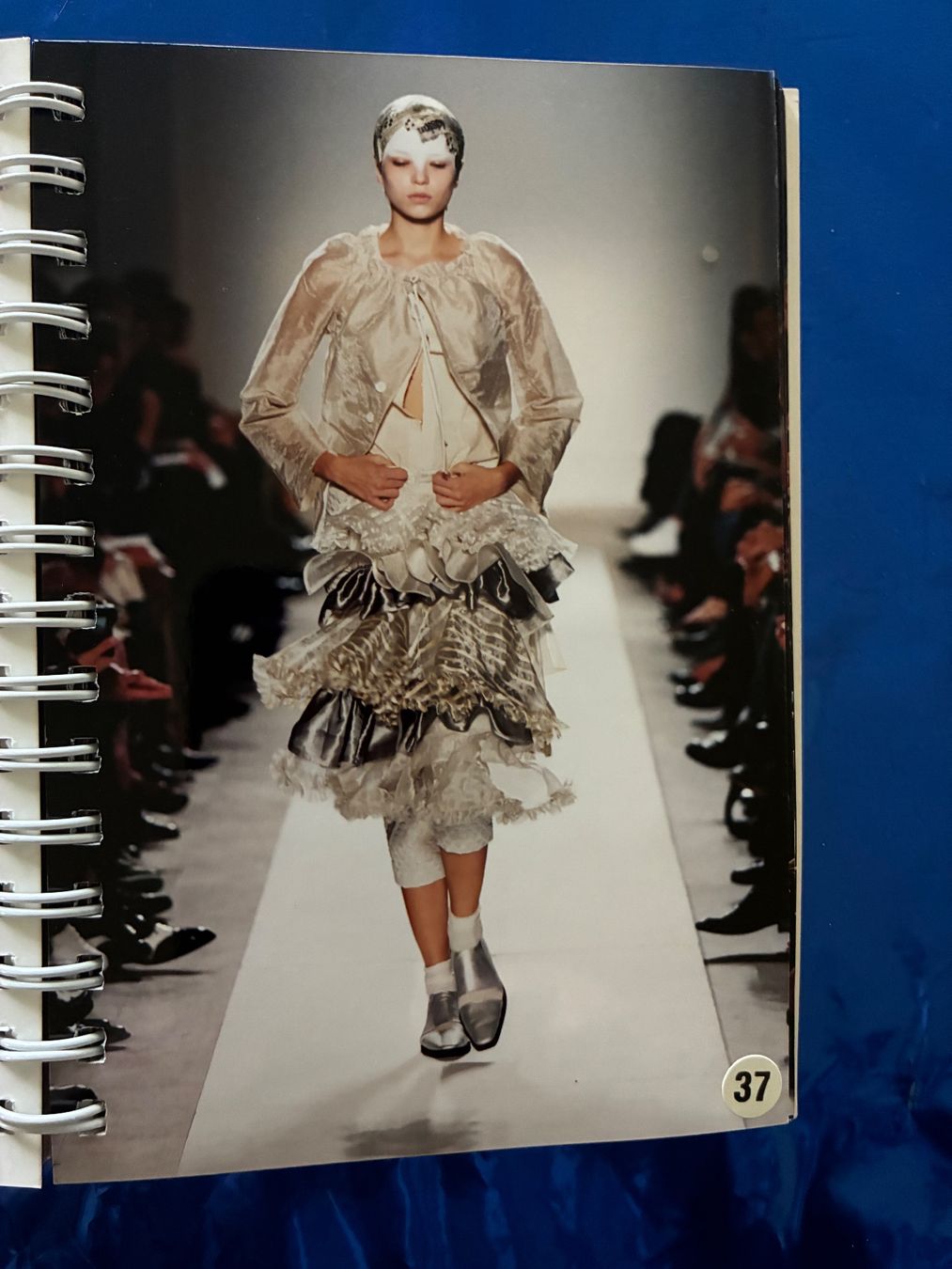 Riviste & Magazine: Comme des Garçons Lookbook Spring/Summer 2002 – Usato da Aarwangen venduto da nemkin61 6