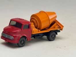 AU- Wiking  Mercedes 1413 Betonmischer rot/gelborange