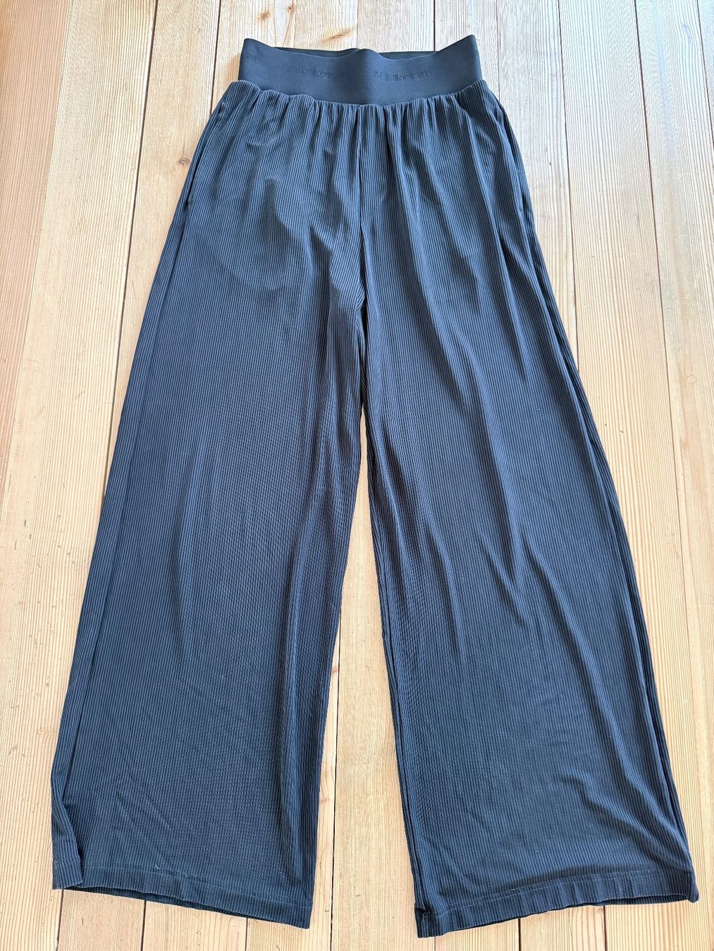 Hosen: Weite, fliessende Hose Alain Paul – Gebraucht aus Luzern von Mamutpe