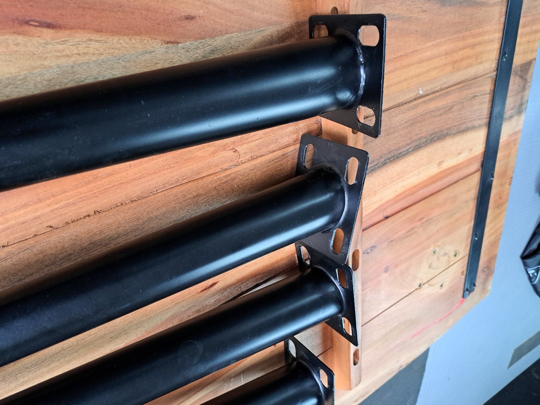Altri mobili: Tischbeine 4er Set schwarz Metall – Usato da Widnau venduto da Senna7 7