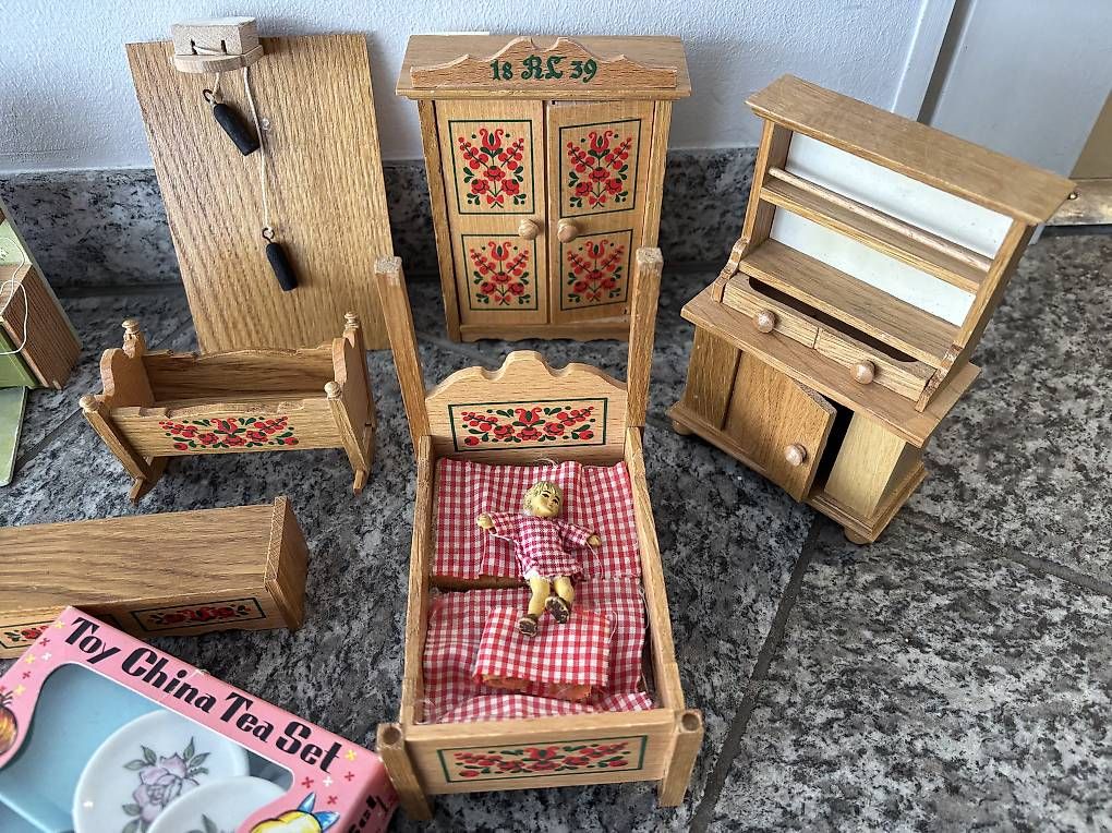 Case e mobili per bambole: Puppenhaus mit Zubehör – Usato da St. Gallen venduto da chr_nj9b 3