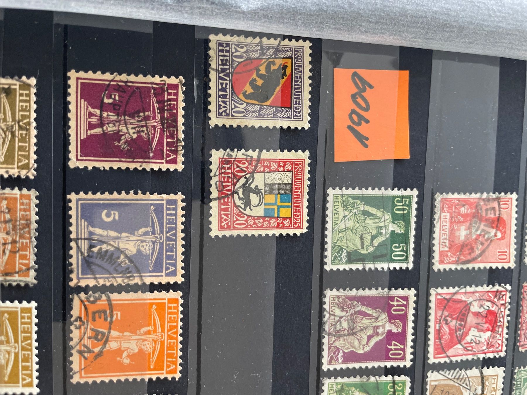 Tutti i francobolli: Lindner Alben mit Briefmarken, 3 Stk., mit Schweizermarken – Usato da Steinhausen venduto da Piaweber1943. 8