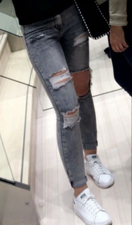 Jean skinny gris déchiré Brentiny Paris 34