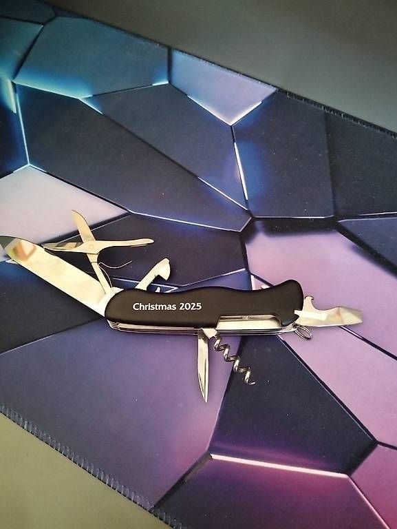 Accessoires: Coltello esercito Svizzero  – D'occasion à Giubiasco par Bjiorn
