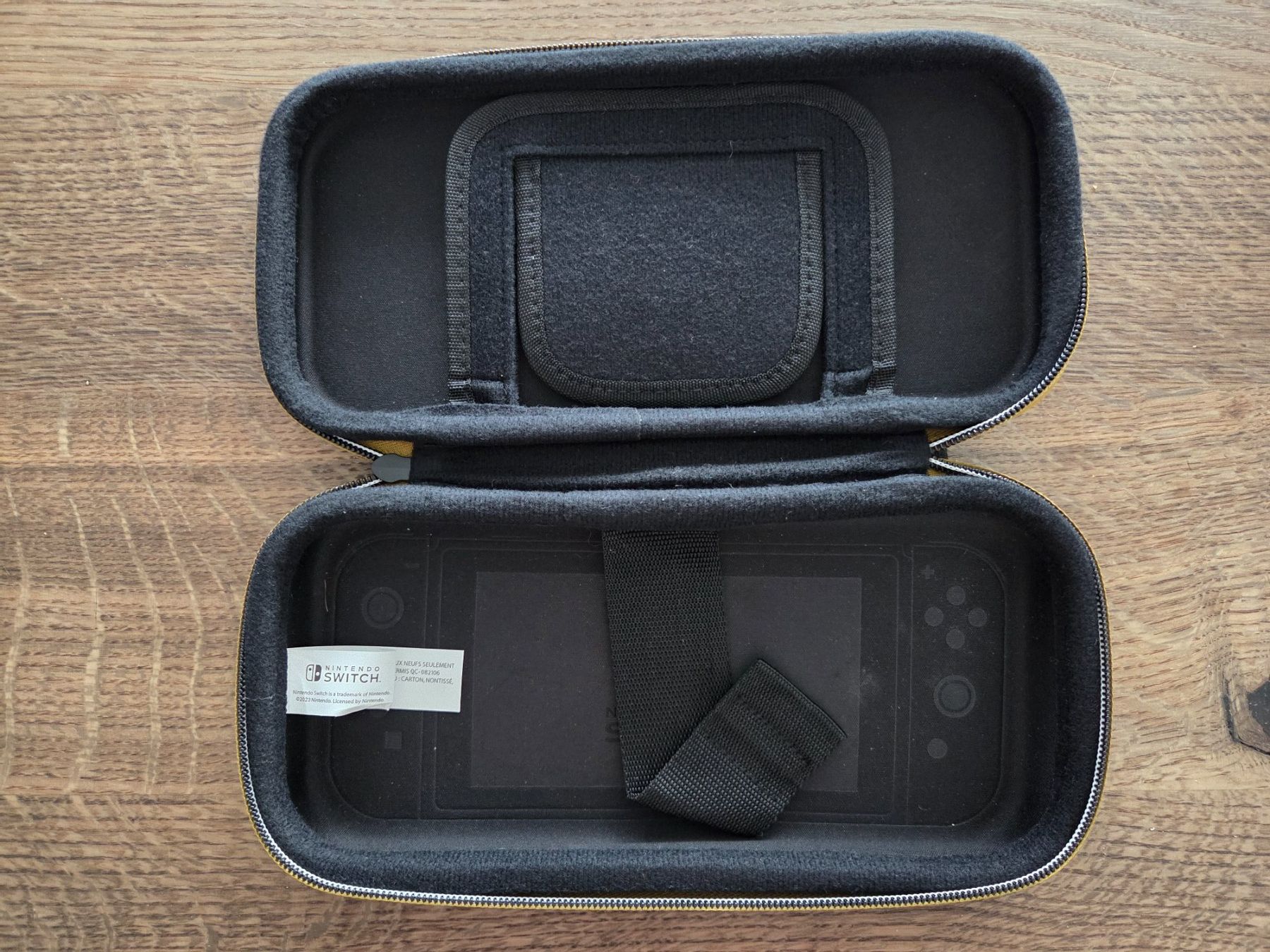 Nintendo Console: Nintendo Switch 1 mit Zubehör – Usato da Opfikon venduto da Doronadan 3