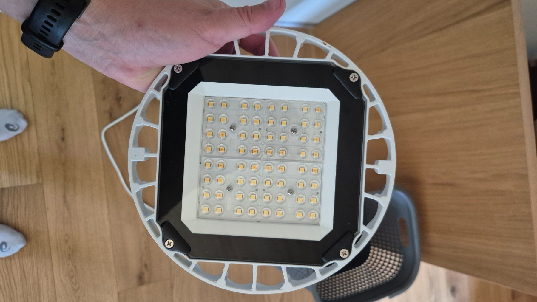 Lampade: 2x Pflanzenlampe – Usato da Visperterminen venduto da Latuechi 4