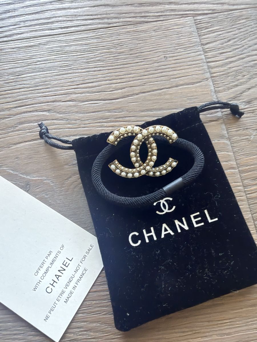 Chanel Accessori per capelli: Chanel vip hair tie – Nuovo (secondo la descrizione) da Melide venduto da Nikola-123