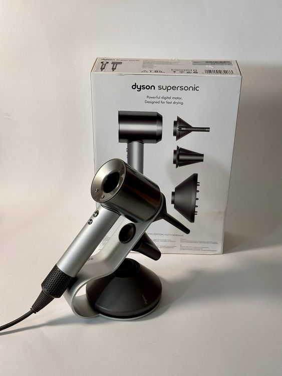 Dyson Supersonic Professional Föhn, mit Ständer und Zubehör (Gebraucht ...