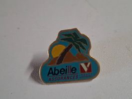 Pin Abeille Assurances Victoire