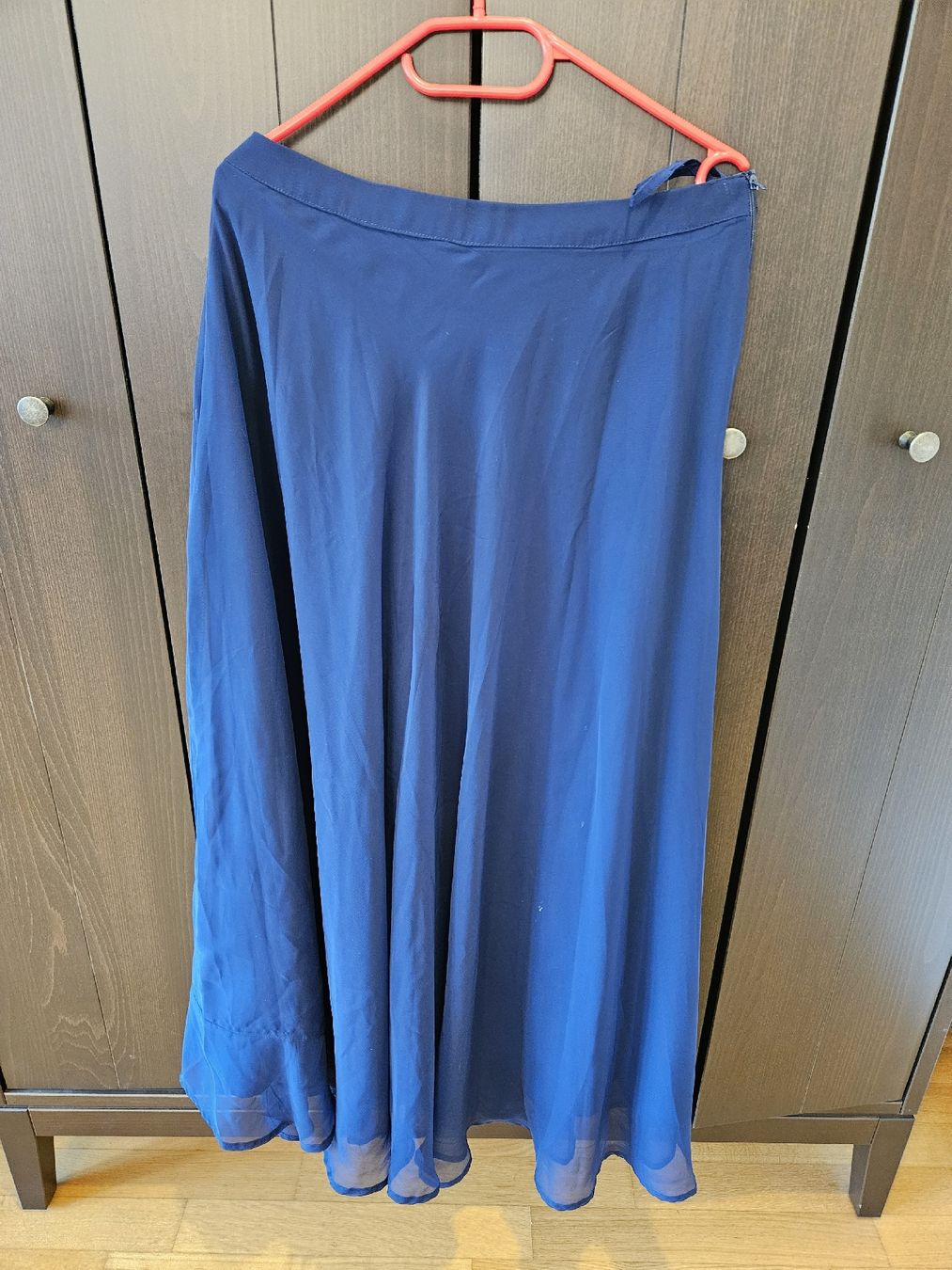 Gonne: Elegant Navy Blue Maxi Skirt - M, waist approx 31 inches – Usato da Basel venduto da yat_r699 1
