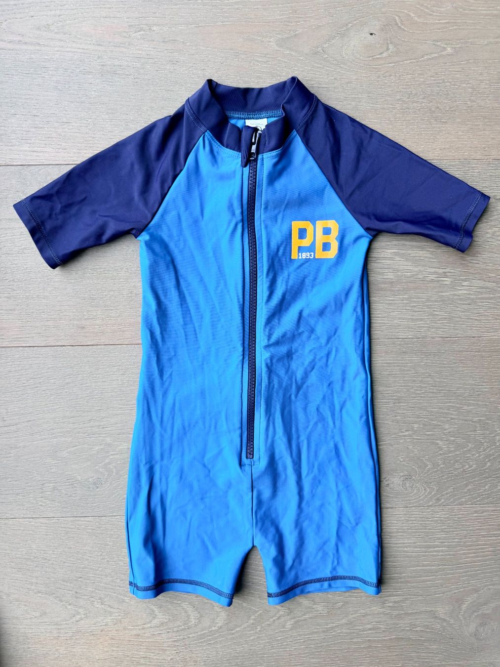 Petit Bateau Costumi da bagno: Combinaison anti-uv garçon - Petit Bateau – Usato da Delémont venduto da Nomis22 5