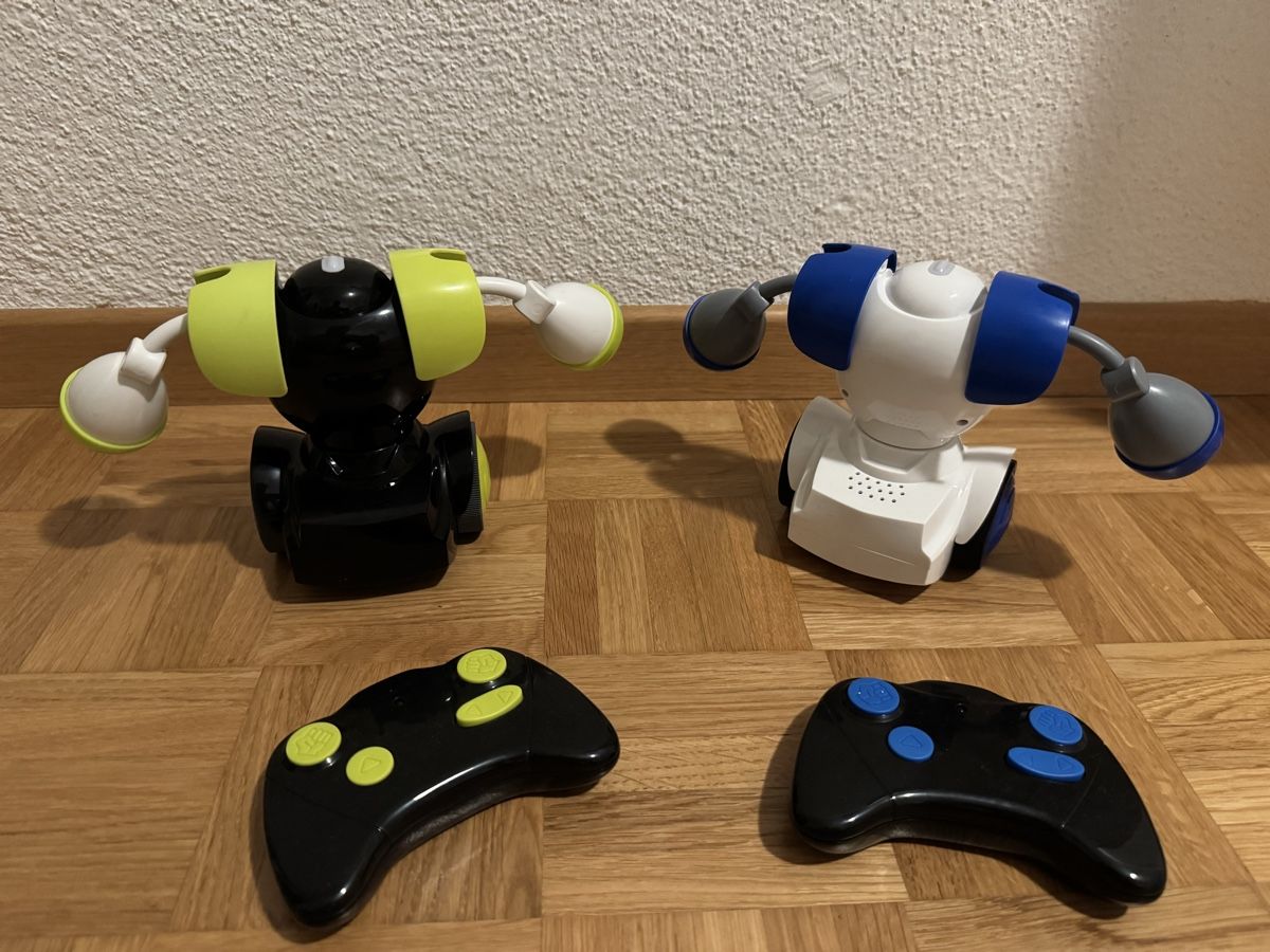 Jouets: Kampfroboter mit Fernbedienung – D'occasion à Zürich par MaSte 3