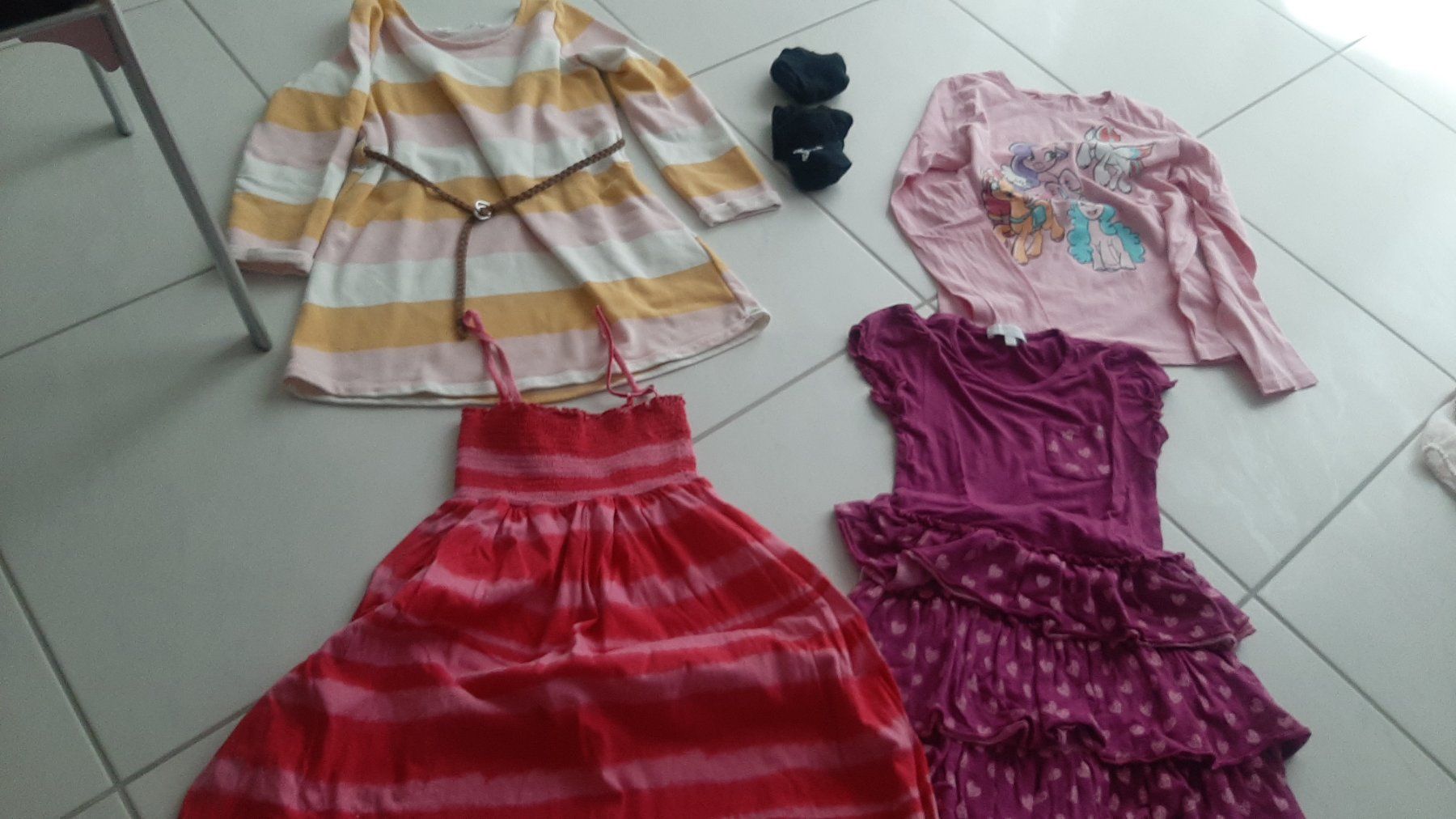 Lotti & Set di vestiti: K..2 R) Mädchen Kleider Set Gr. Ca 122 / 128 – Usato da Wil SG venduto da AmandaCreations
