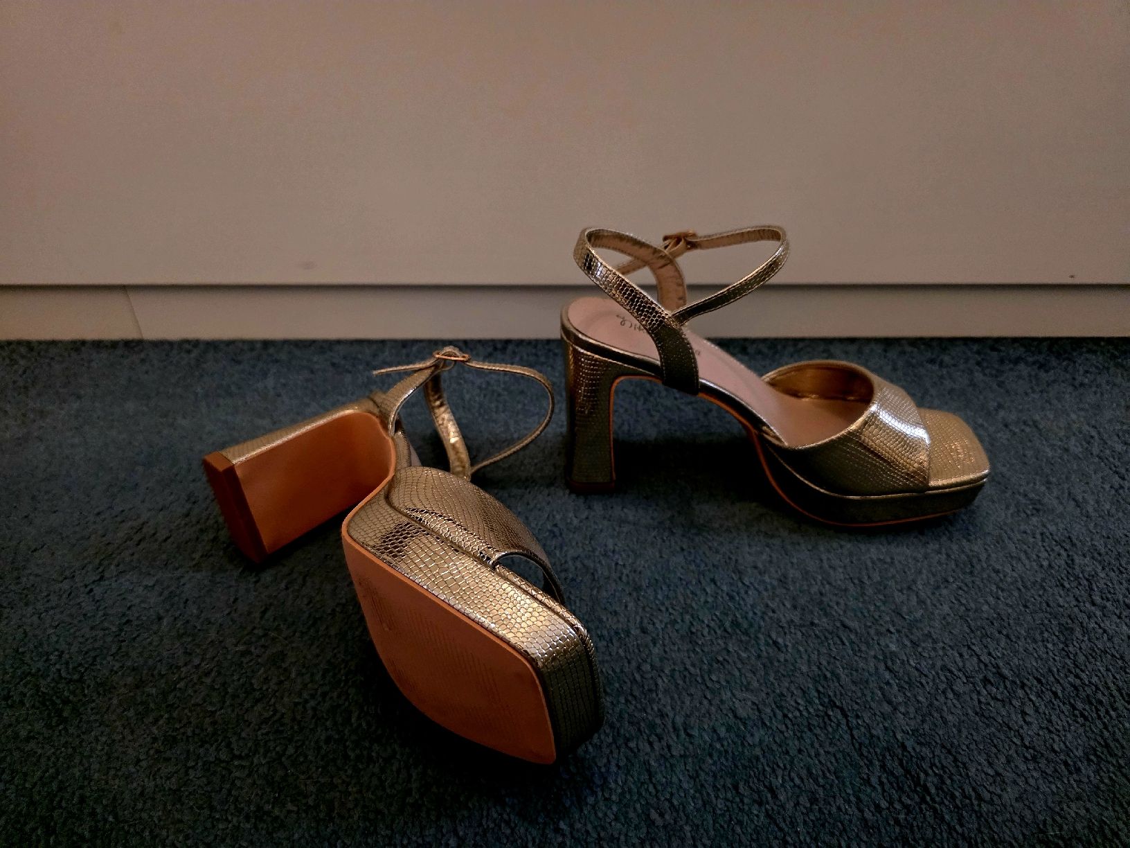 Scarpe da donna: High Heel Sandalette – Nuovo (secondo la descrizione) da Hinteregg venduto da Sandra.10 1