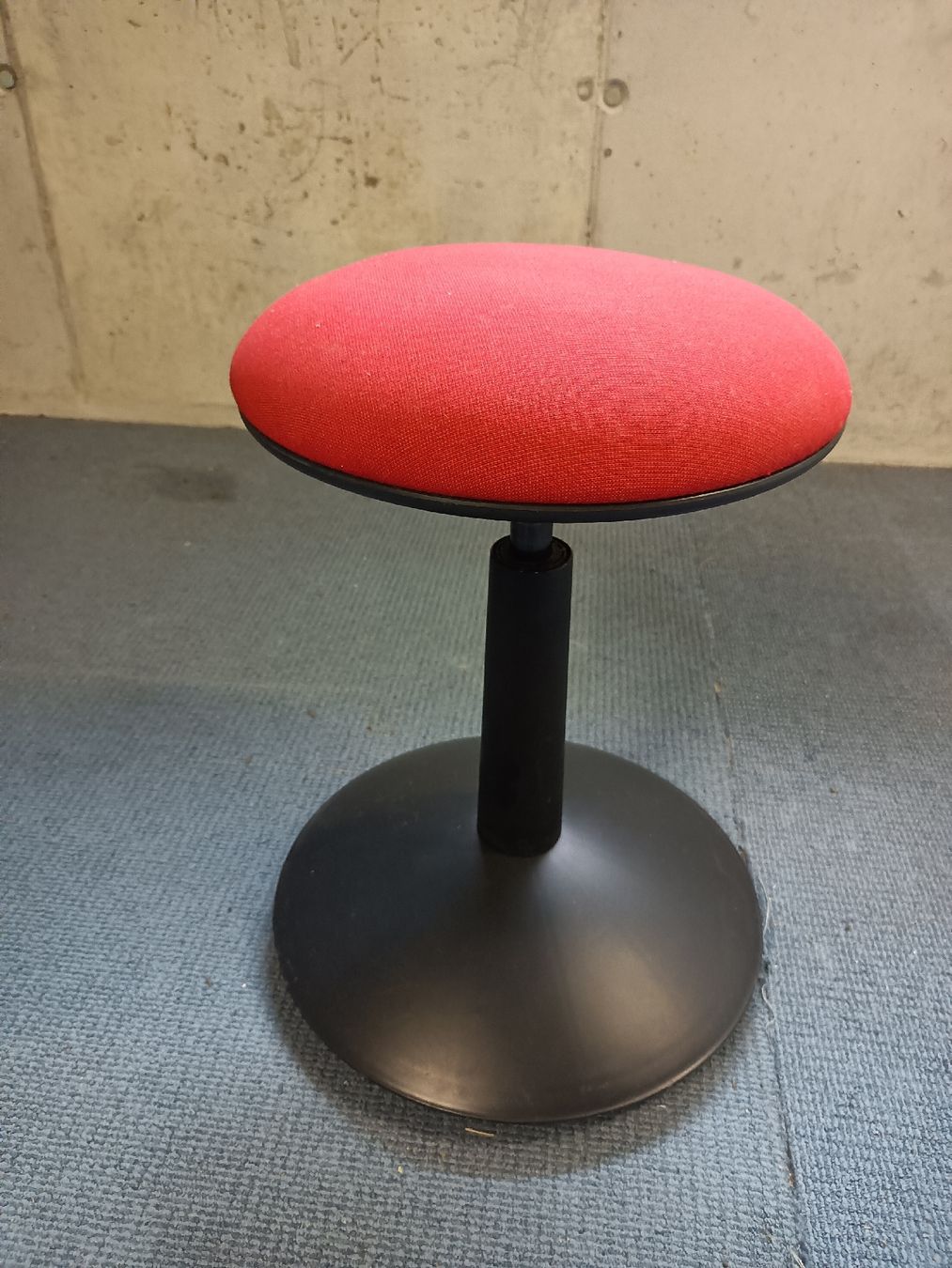 Ikea Sgabelli: Büro - Drehhocker, IKEA Modell "Vitamin-Stool" – Difettoso da Büren an der Aare venduto da vivendofeliz
