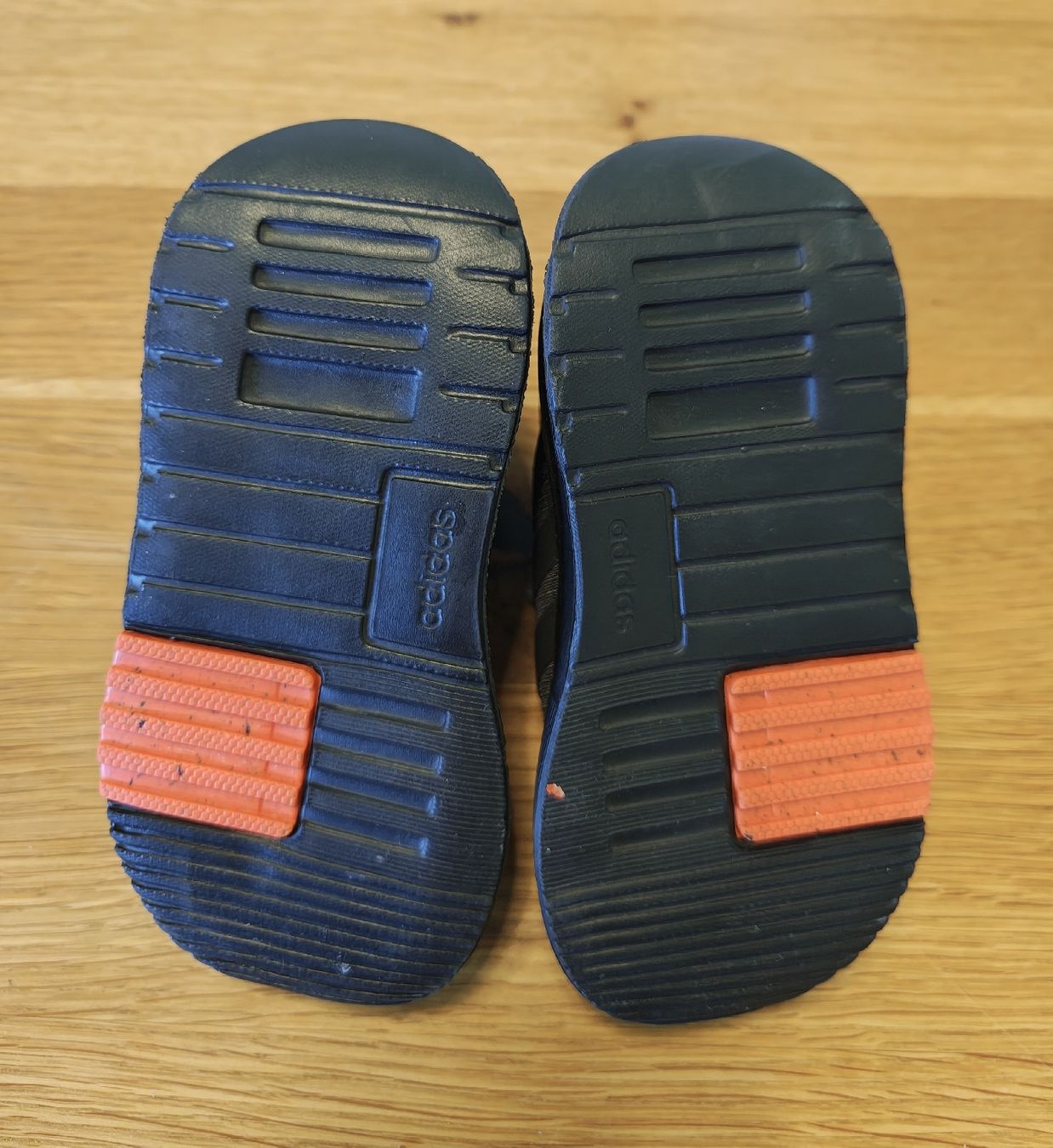 Adidas Scarpe da uomo: Kinderschuhe Adidas  – Nuovo (secondo la descrizione) da Neudorf venduto da mar_97yh 1