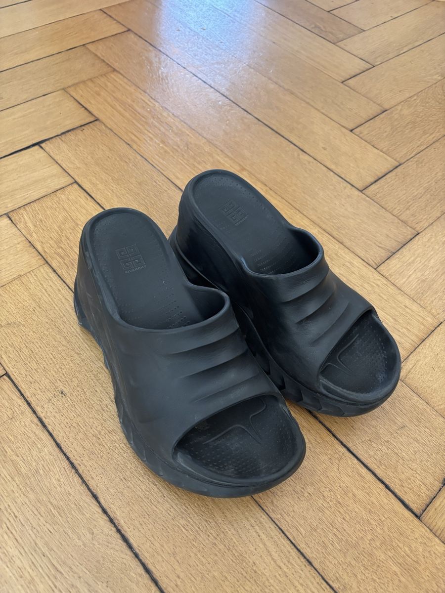 Damenschuhe: Givenchy Marshmallow Slides – Gebraucht aus Basel von na5gh 1