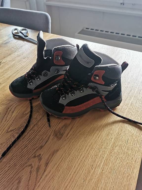 Chaussures garçon: Chaussure randonnée enfant taille 30  – D'occasion à Prilly par Tidusa