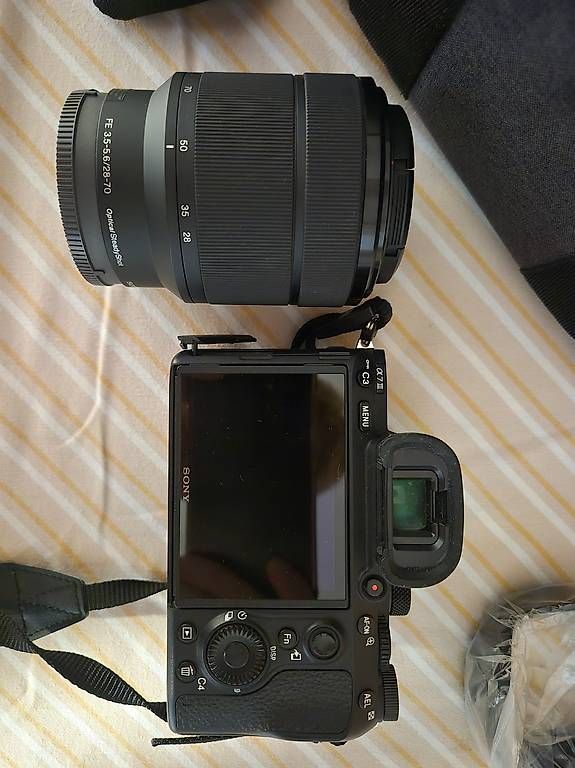 Sony Fotocamera: Caméra Sony Alpha A7 III + Objectif + Étui à appareil – Usato da Montreux venduto da ken_j6mk 3